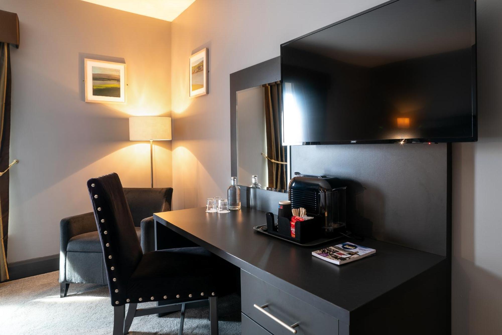 Cliffs Of Moher Hotel Liscannor Exterior photo